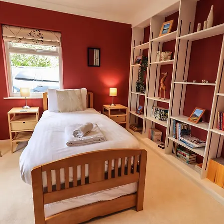 Pembroke * Grange-over-Sands