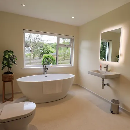 Pembroke * Grange-over-Sands